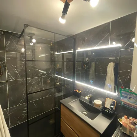 2 A 5personnes Avec Piscine A *